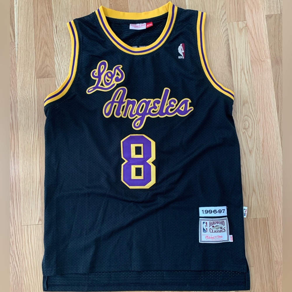 Vintage Kobe Bryant Lakers Jersey. Size M.